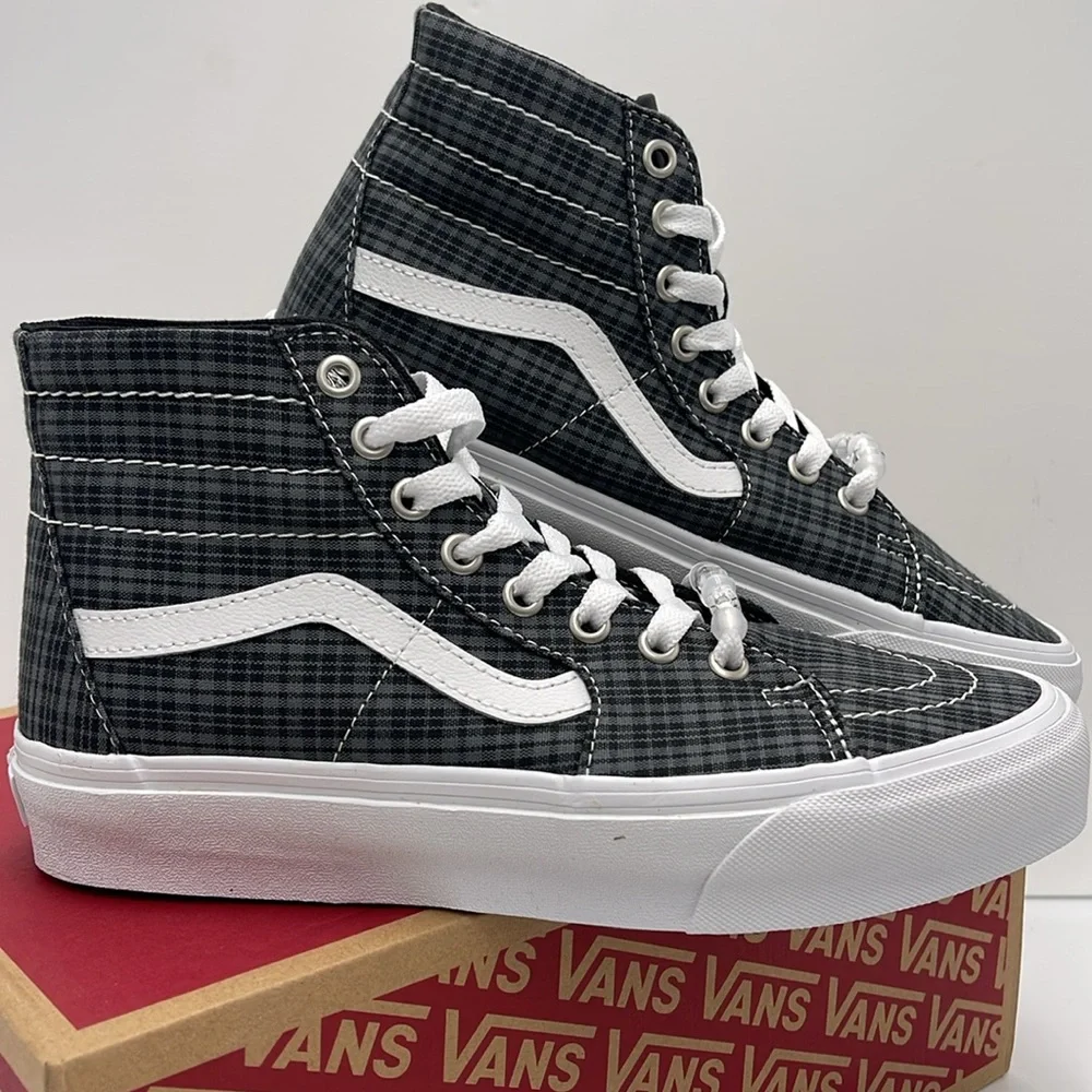 Vans WMNS Sk8-Hi Tapered Uv Beads Black
VN0009QPBM8
Sneakers - Picture 7 of 16